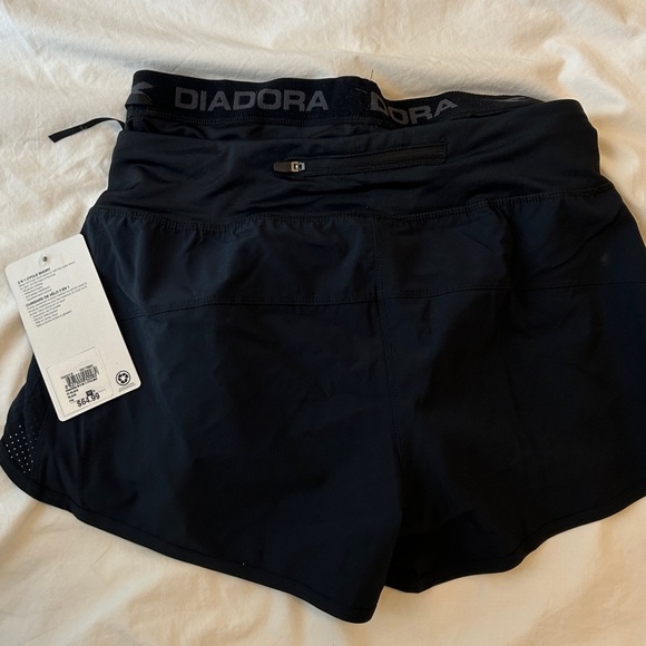 Bike shorts - Picture 2 of 3